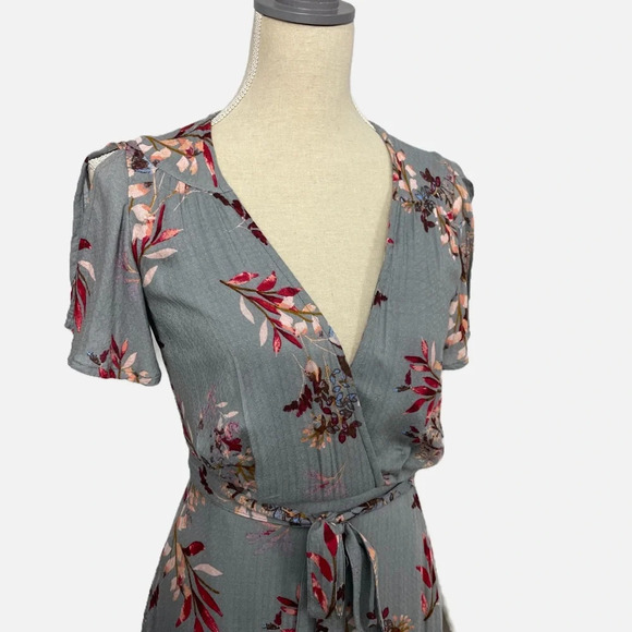 Lulu’s Maxi Dress Fiorire Slate Blue Floral Print Wrap Size XS Romantic Feminine - Picture 7 of 16